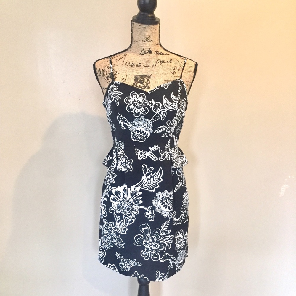 American Eagle midi peplum like dress with pockets